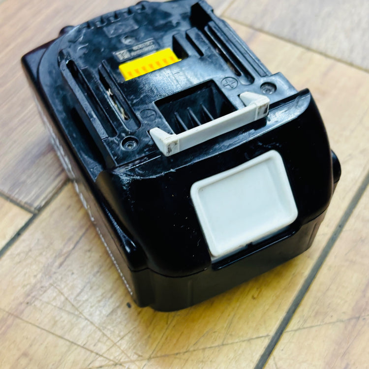 【コンパクト便】純正品  リチウムイオンバッテリー 18V/3.0Ah BL1830B 【リライズ蓮田店】