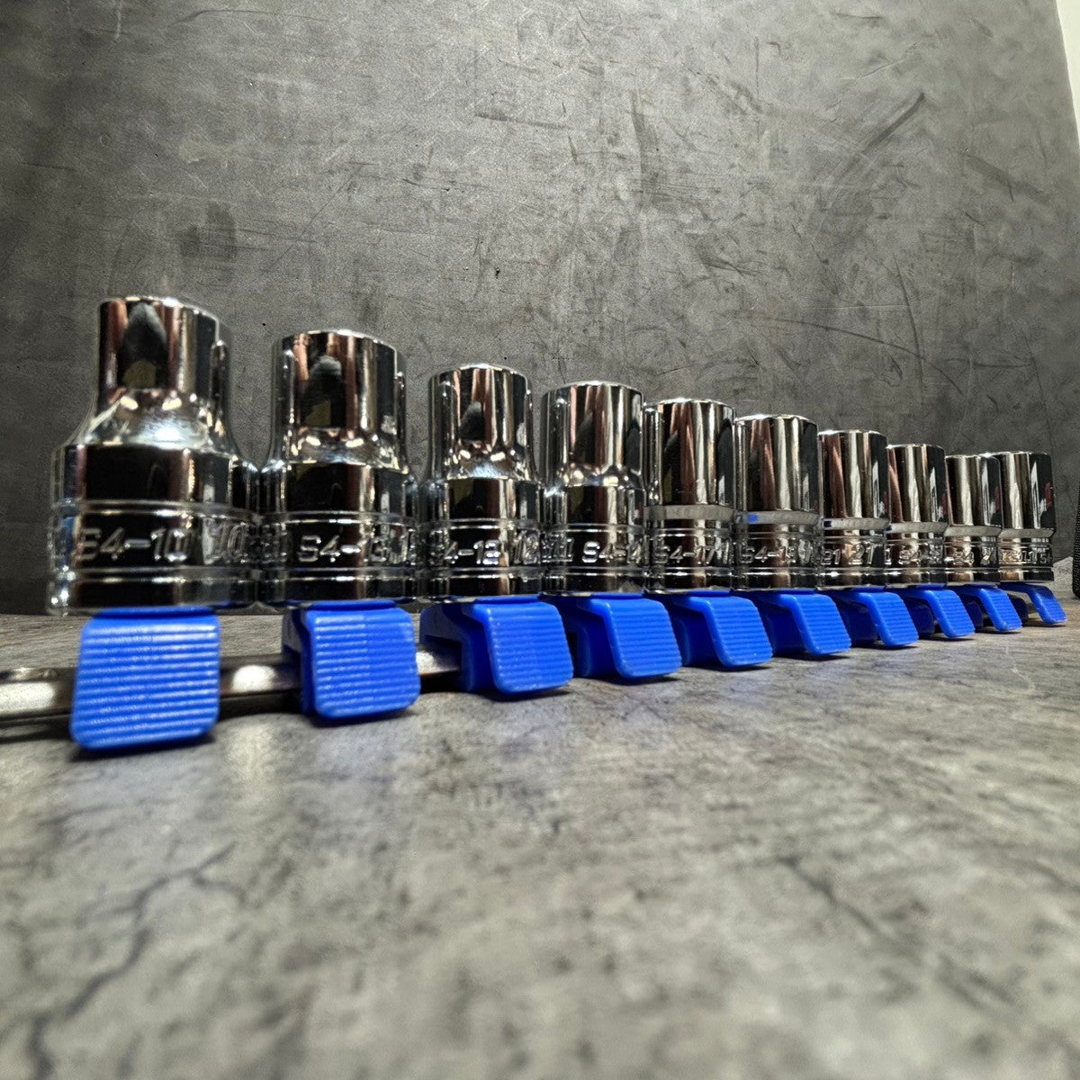 12.7sqフレックスラチェットハンドル SRH4CF + 12ポイント12.7sqソケットセット SHS410M + ポーチ