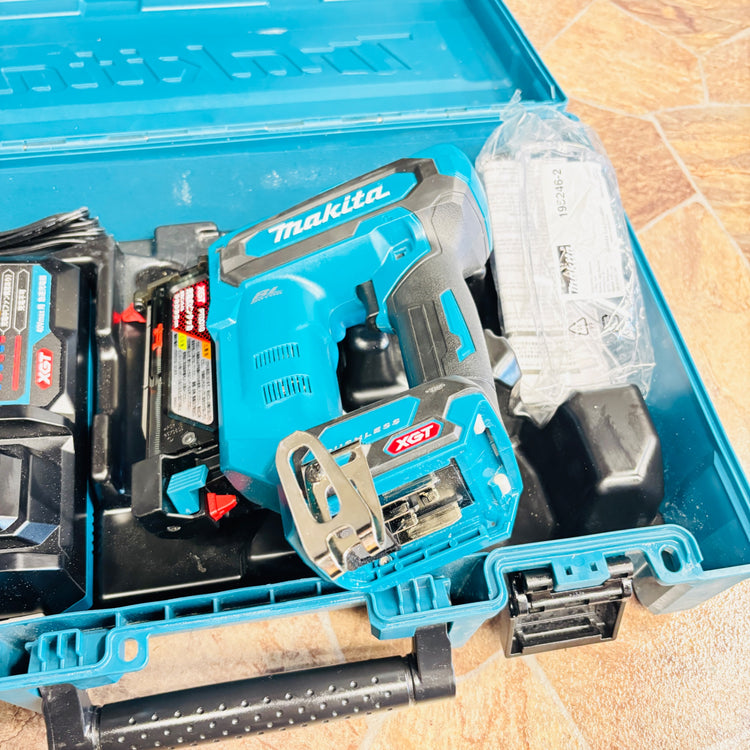 【中古美品・7月限定セール！】 マキタ(makita) 35mmコードレスピンネイラ PT001GRDX 40Vmax 【越谷店】