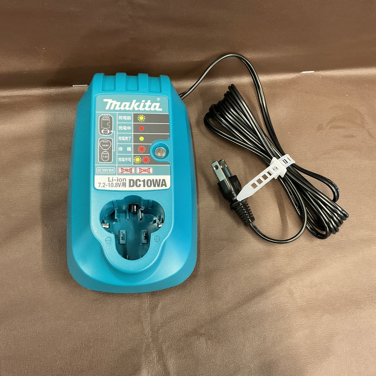 【箱無し未使用品】マキタ(makita) 7.2V/10.8V 充電器 DC10WA 【越谷店】