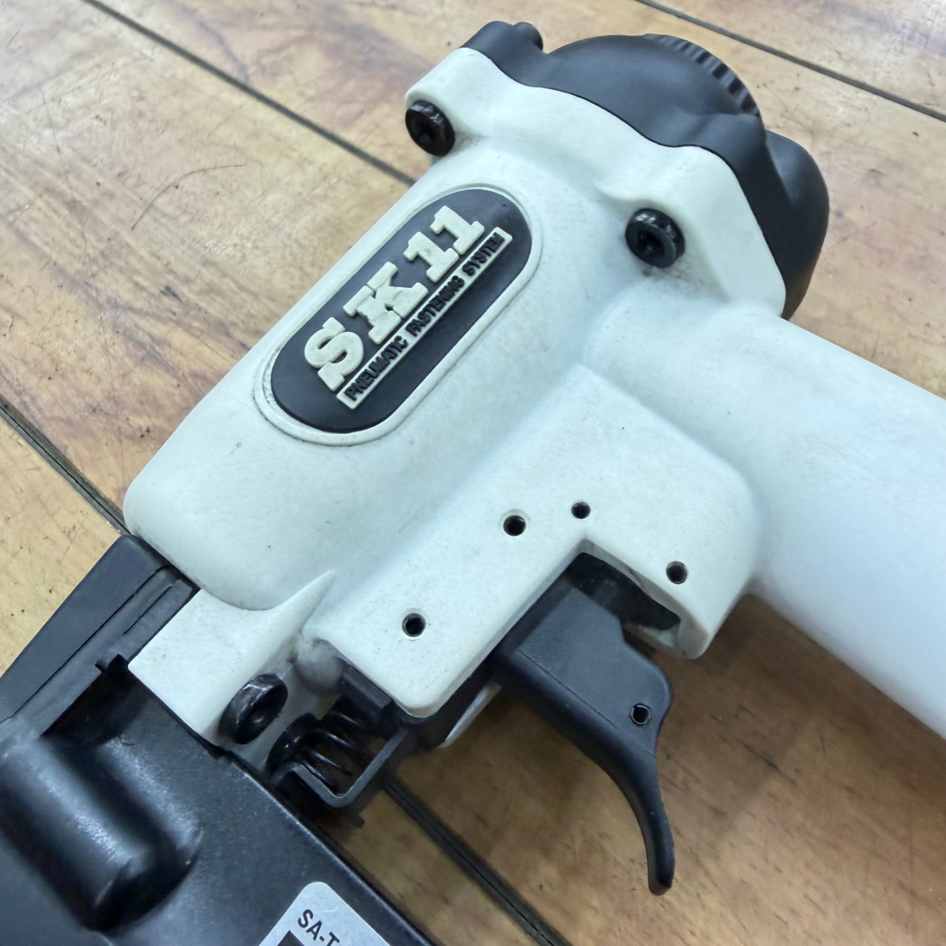 打ち込み動作良好 10mm エアタッカー T1025L 【リライズ蓮田店】