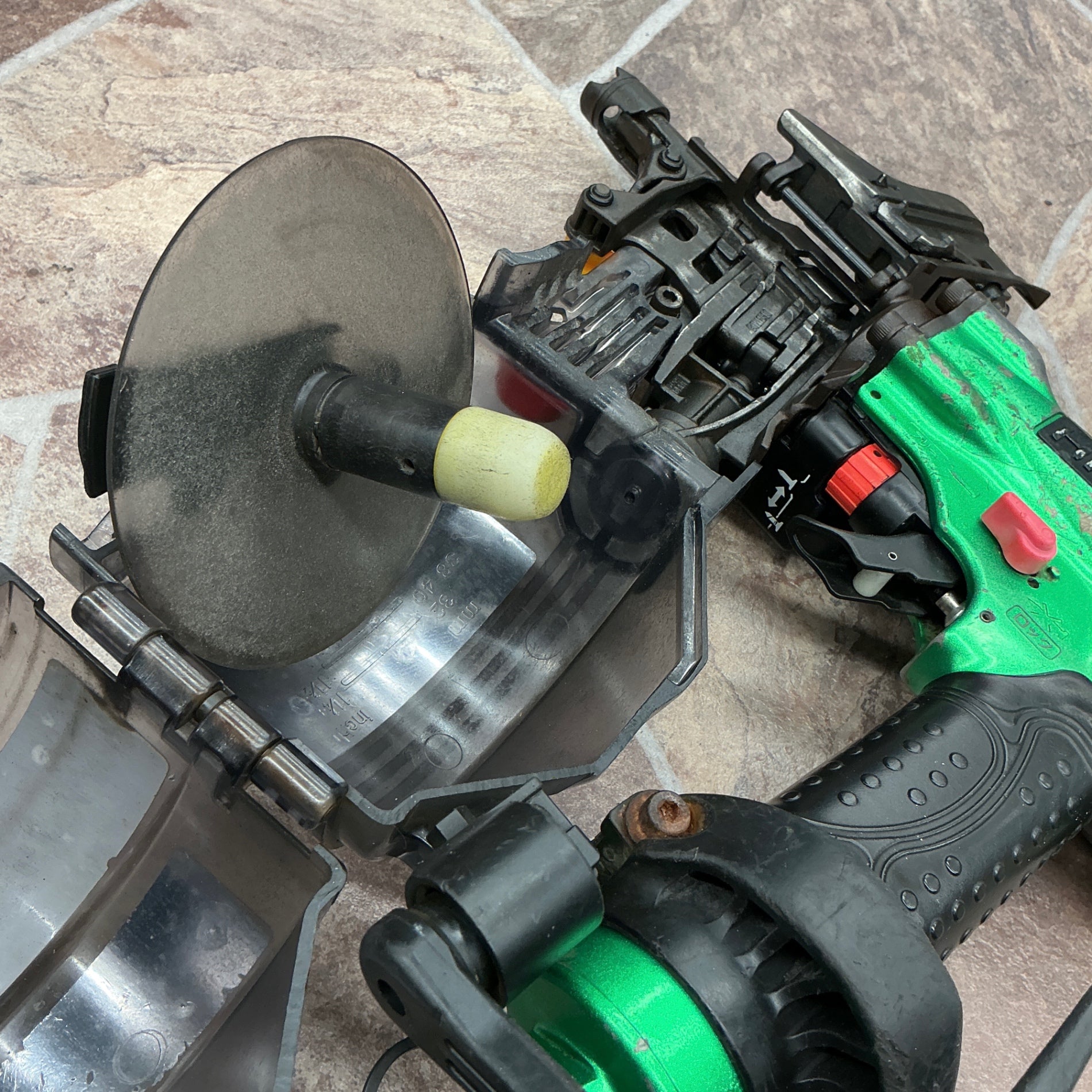 【中古・動作品】 65mm 高圧エア釘打ち機 NV65HMC (L) N65対応！ 【越谷店】