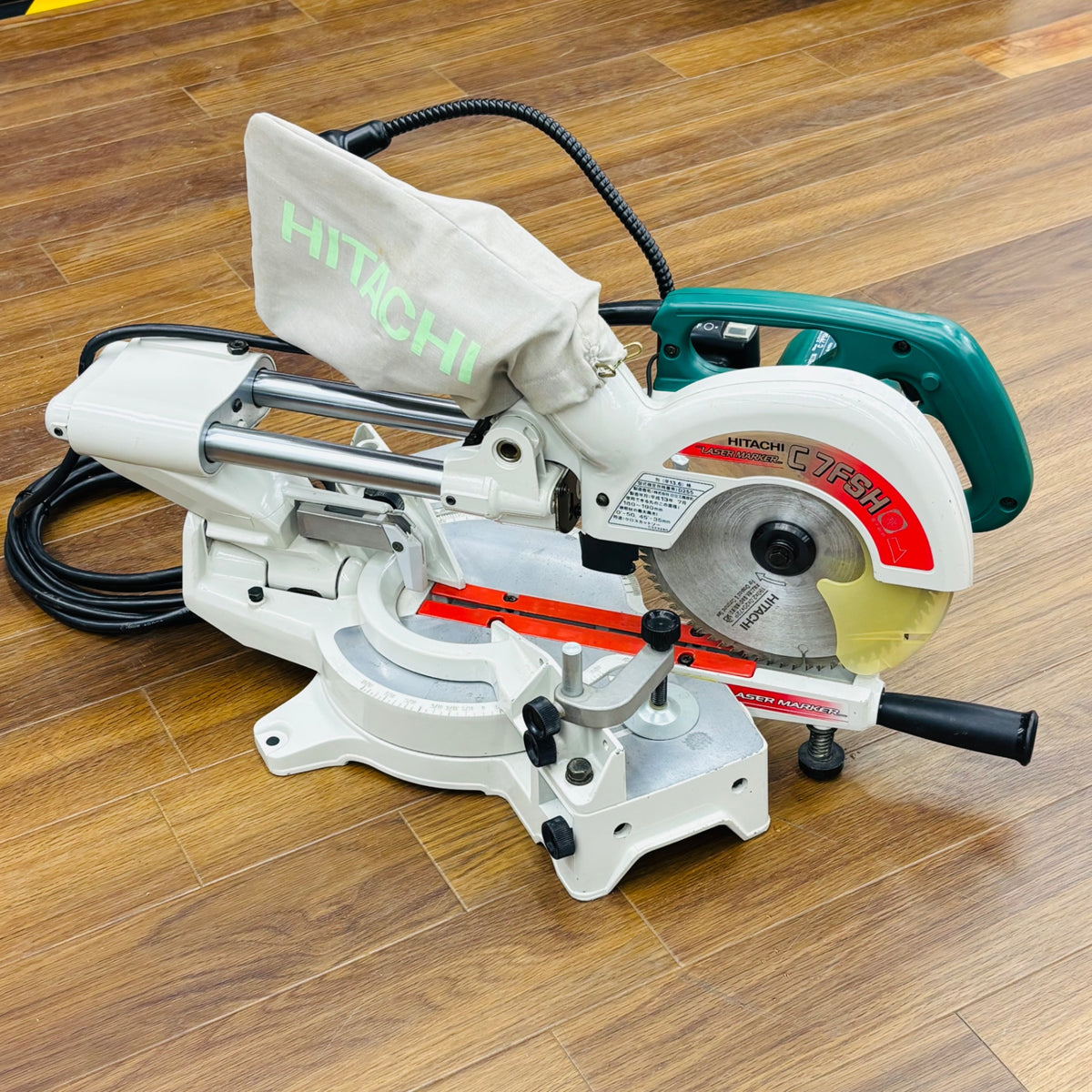 美品 動作良好 190mm卓上スライドマルノコ C7FSH 【リライズ蓮田店】