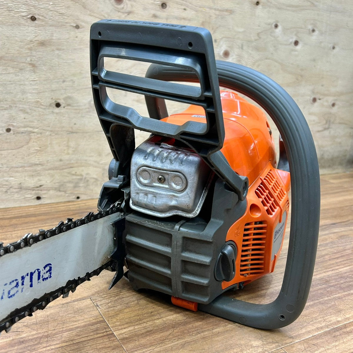 良品 ハスクバーナ (Husqvarna) エンジンチェーンソー 135MARKⅡ バーサイズ 35cm (14インチ) 【船橋馬込店】