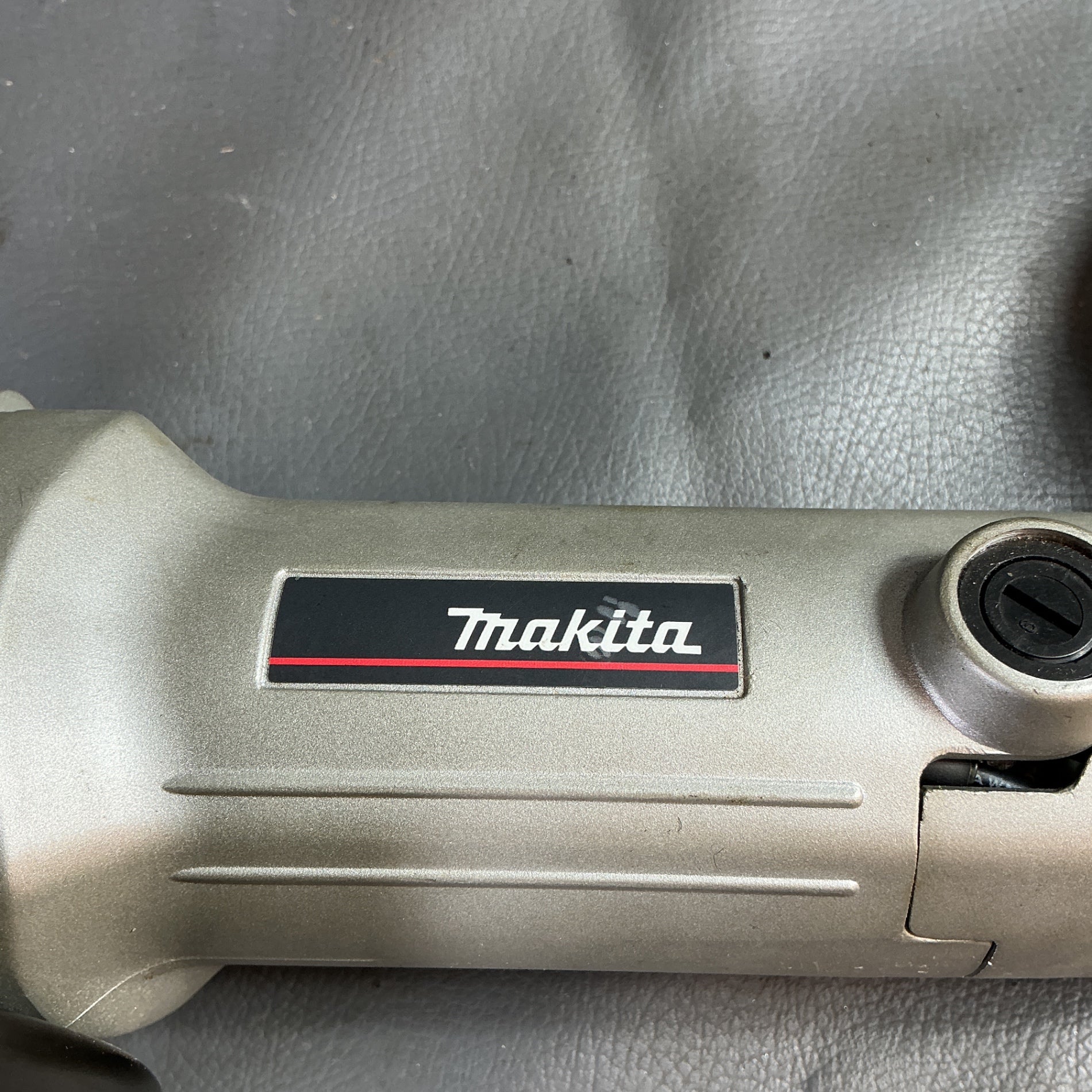 【中古】マキタ ディスクグラインダ 100mm 9520L 【越谷店】