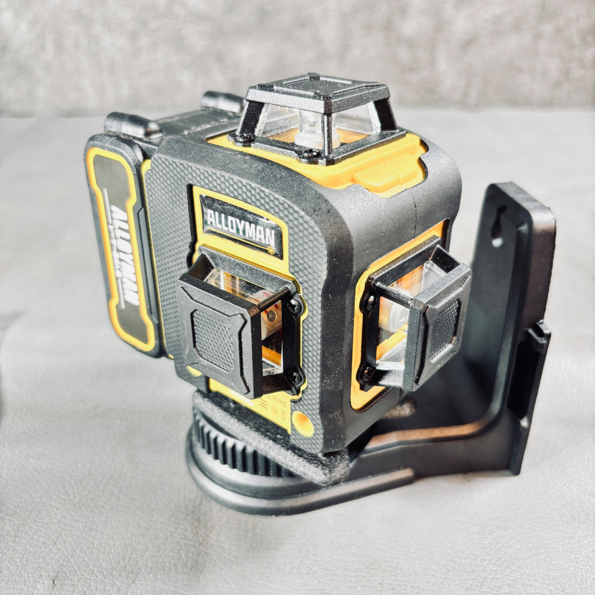 Alloyman レーザー墨出し器 4D フルライン グリーンレーザー　ALT16-20 【越谷店】