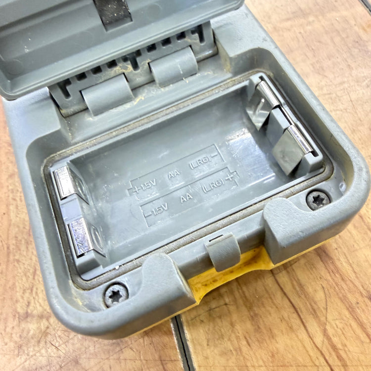 動作確認済み レーザーレベル LL100N 受光器 ケース付属【リライズ蓮田店】