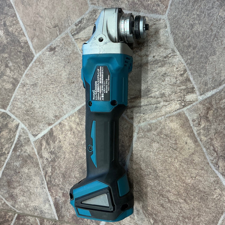 【中古】 マキタ(makita) 18V 100mm 充電式ディスクグラインダ GA404DZN 【越谷店】