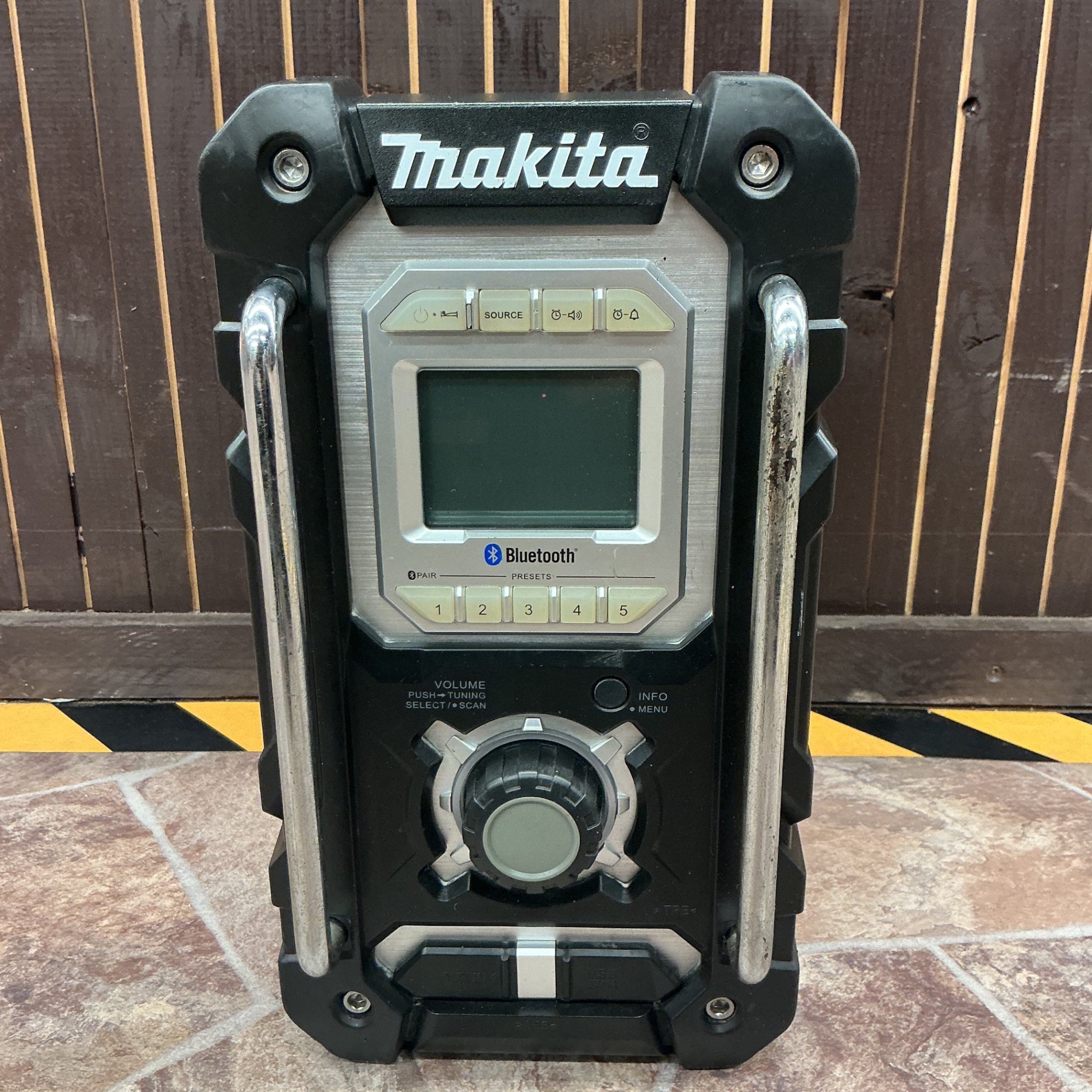 【中古・Bluetooth搭載モデル！】 マキタ makita コードレスラジオ MR106B 【越谷店】