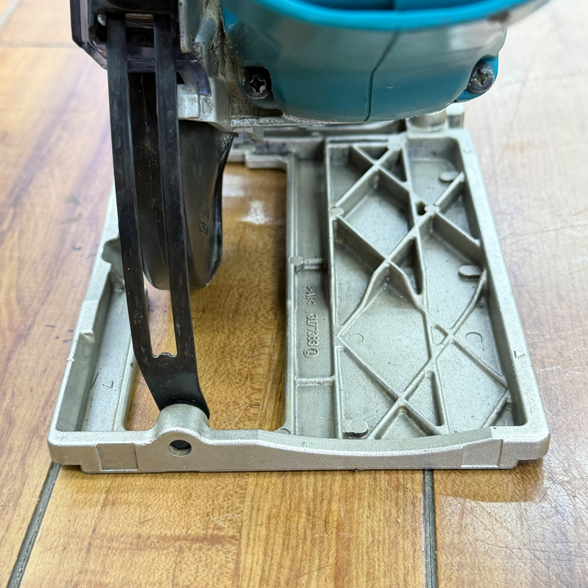 動作良好 14.4V コードレス防じん丸のこ KS521DZ 【リライズ蓮田店】