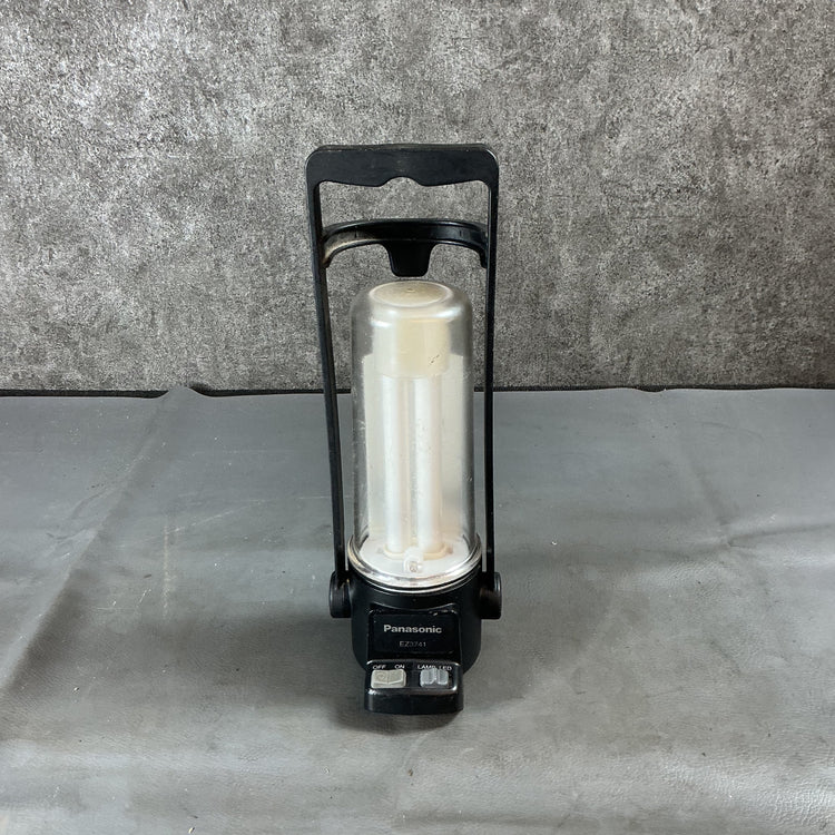 【中古】Panasonic パナソニック 14.4v 工事用充電ランタン EZ3741 本体のみ  【越谷店】
