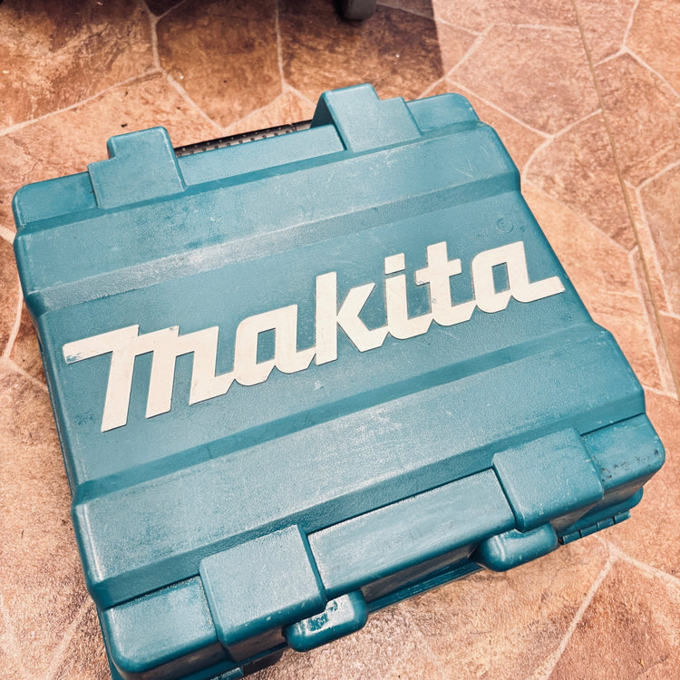 ◆マキタ(makita) 高圧フロアタッカ AT450HA 【越谷店】