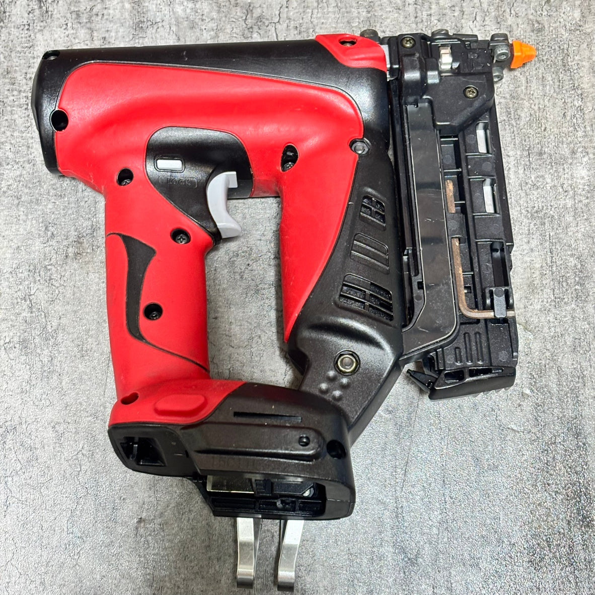 ◆マックス(MAX) 14.4V 充電式ピンネイラ TJ-35P2 【市川行徳店】