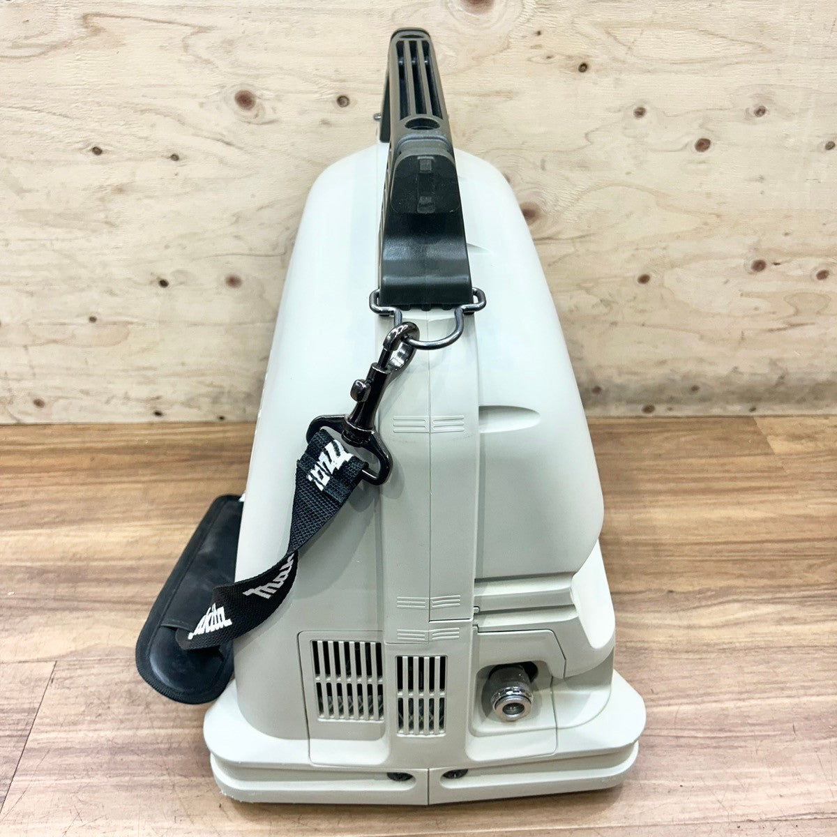 美品 Vベルト新品交換済み マキタ (makita) エアコンプレッサー AC700 常圧専用 5L  【船橋馬込店】