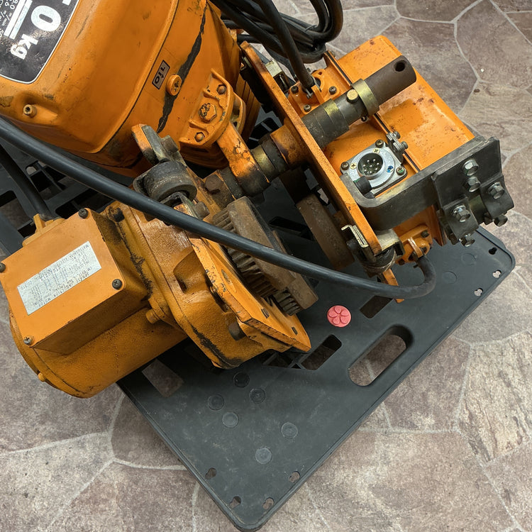 【中古・店頭引き取り限定】 キトー KITO 電動チェーンホイスト 三相200V 250kg  ES3B-207 電動トロリ MS3F-153 セット品 【越谷店】