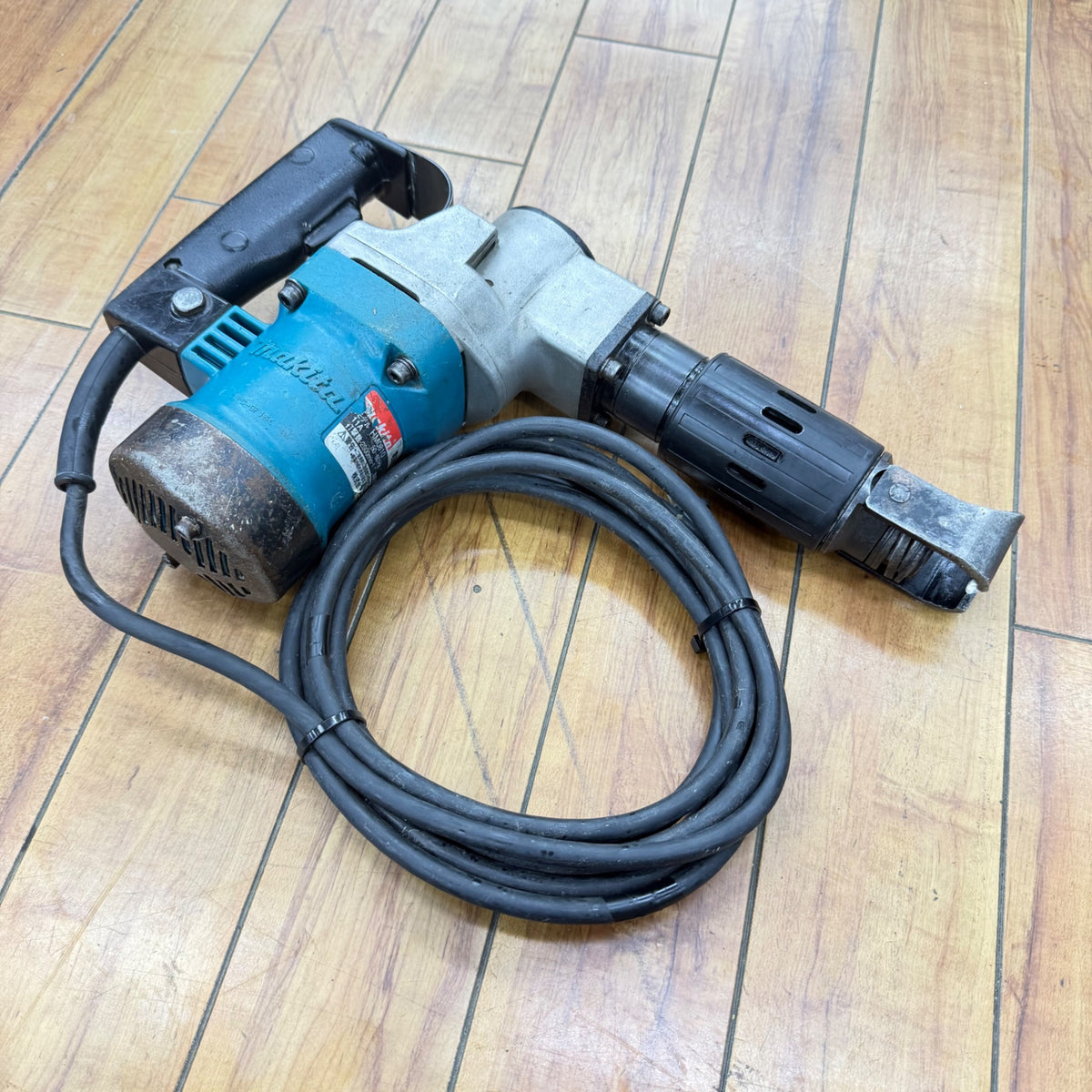 打撃動作良好 六角軸17mm 電動ハンマ HM0810 【リライズ蓮田店】