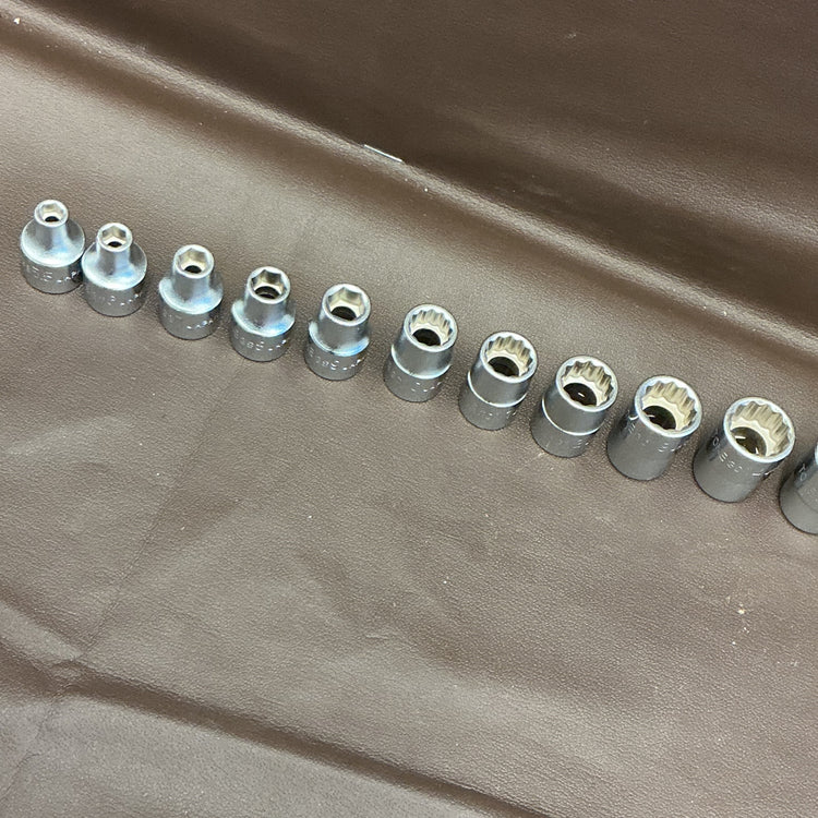 【美品中古】トネ(TONE) ソケットレンチセット CX3172BK 差込角9.5mm(3/8") ブラック 内容24点  【越谷店】