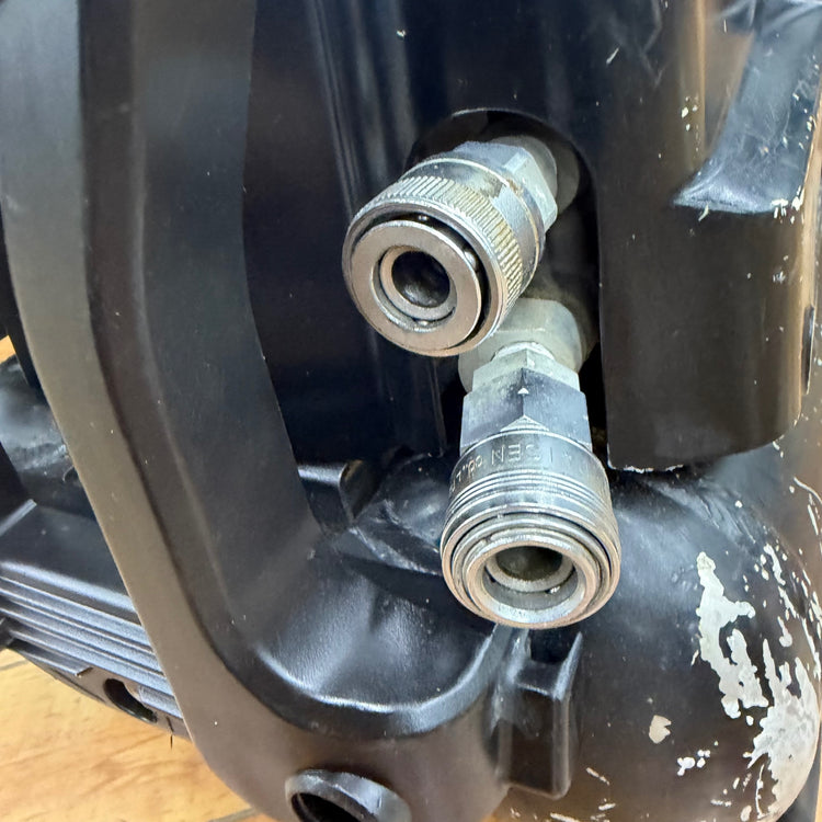 動作確認済み 高圧常圧兼用 エアコンプレッサー AK-HL1250E_ブラック 【リライズ蓮田店】