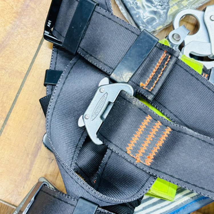フルハーネス 飛燕ハーネス TH-506 Mサイズ 固定具・セーフティベルト付き【中古】 【蓮田店】