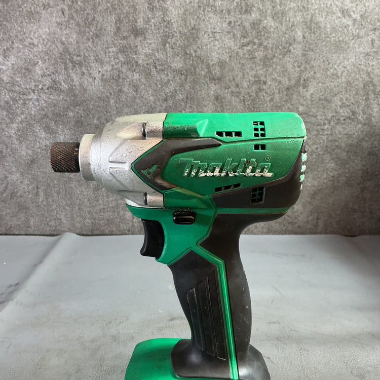 【中古】 マキタ(makita) 充電式インパクトドライバ M697D  【越谷店】