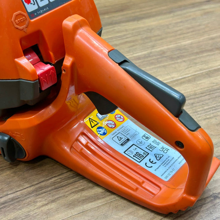 良品 ハスクバーナ (Husqvarna) エンジンチェーンソー 135MARKⅡ バーサイズ 35cm (14インチ) 【船橋馬込店】