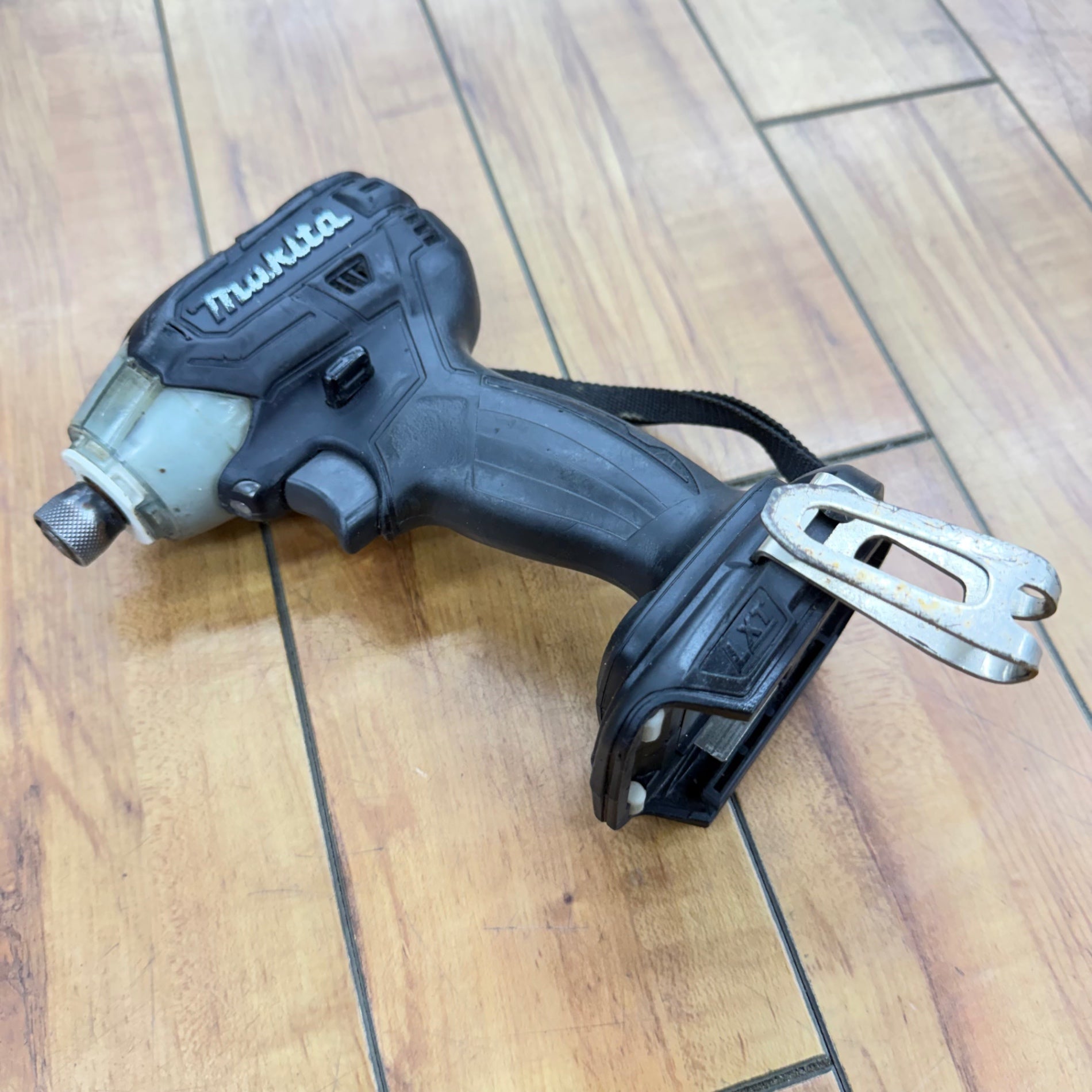 動作良好 18V 充電式ソフトインパクトドライバ TS141DZB 本体のみ【リライズ蓮田店】