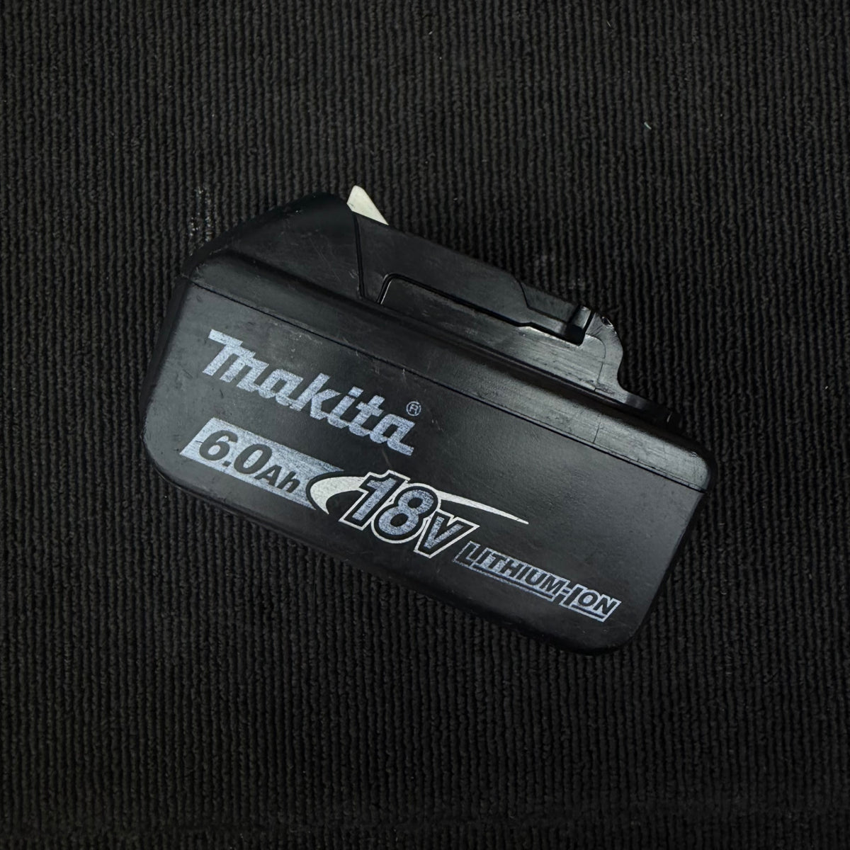 充電回数15回 純正品 リチウムイオンバッテリー 18V/6.0Ah BL1860B 【リライズ蓮田店】